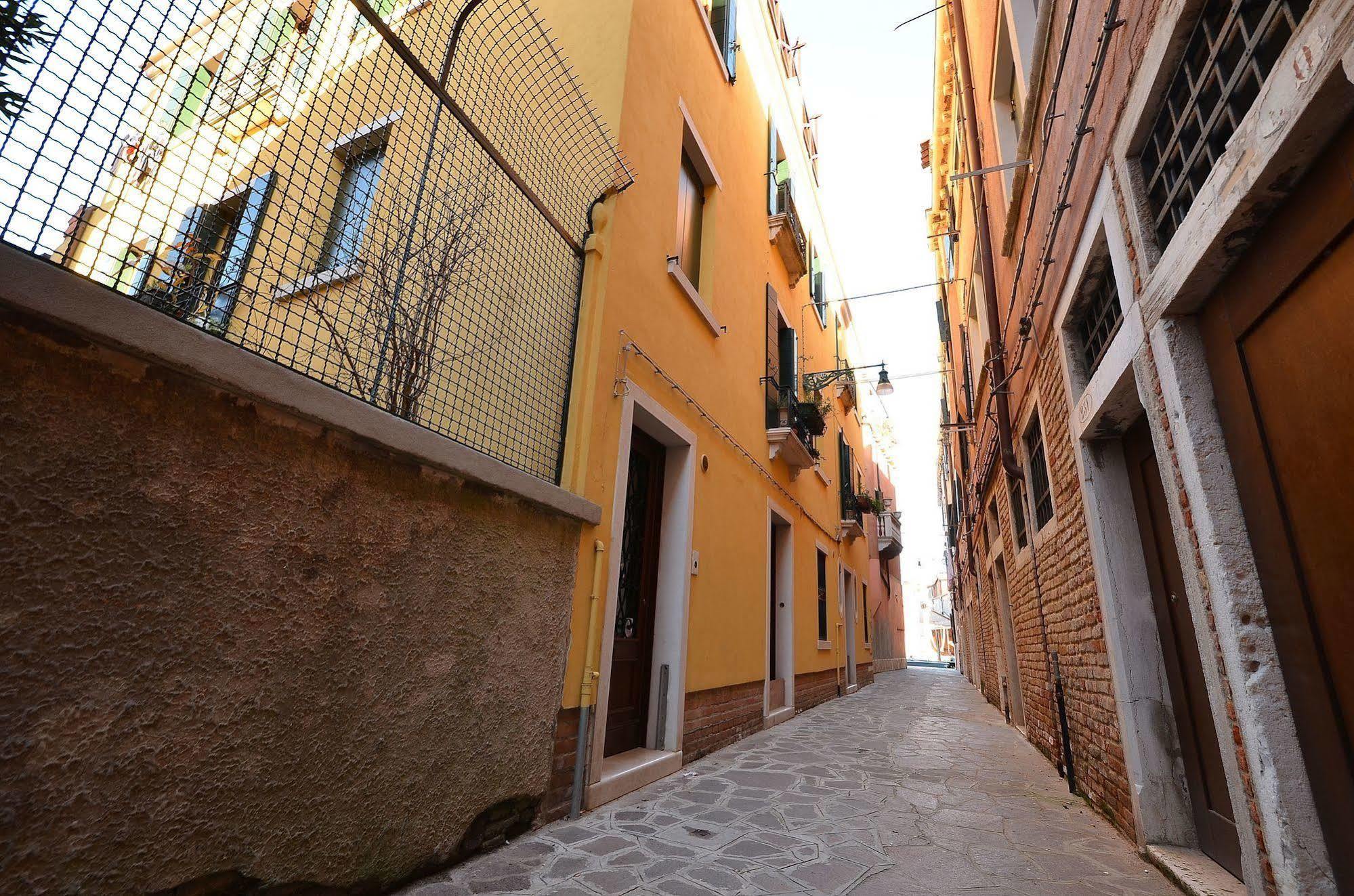 Barbera-Biennale Veneza Exterior foto